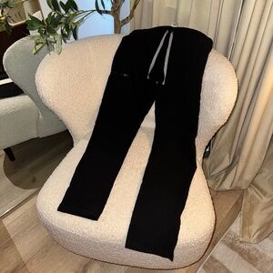 FIGS | Yola High Waisted Skinny Scrub Pants | Black